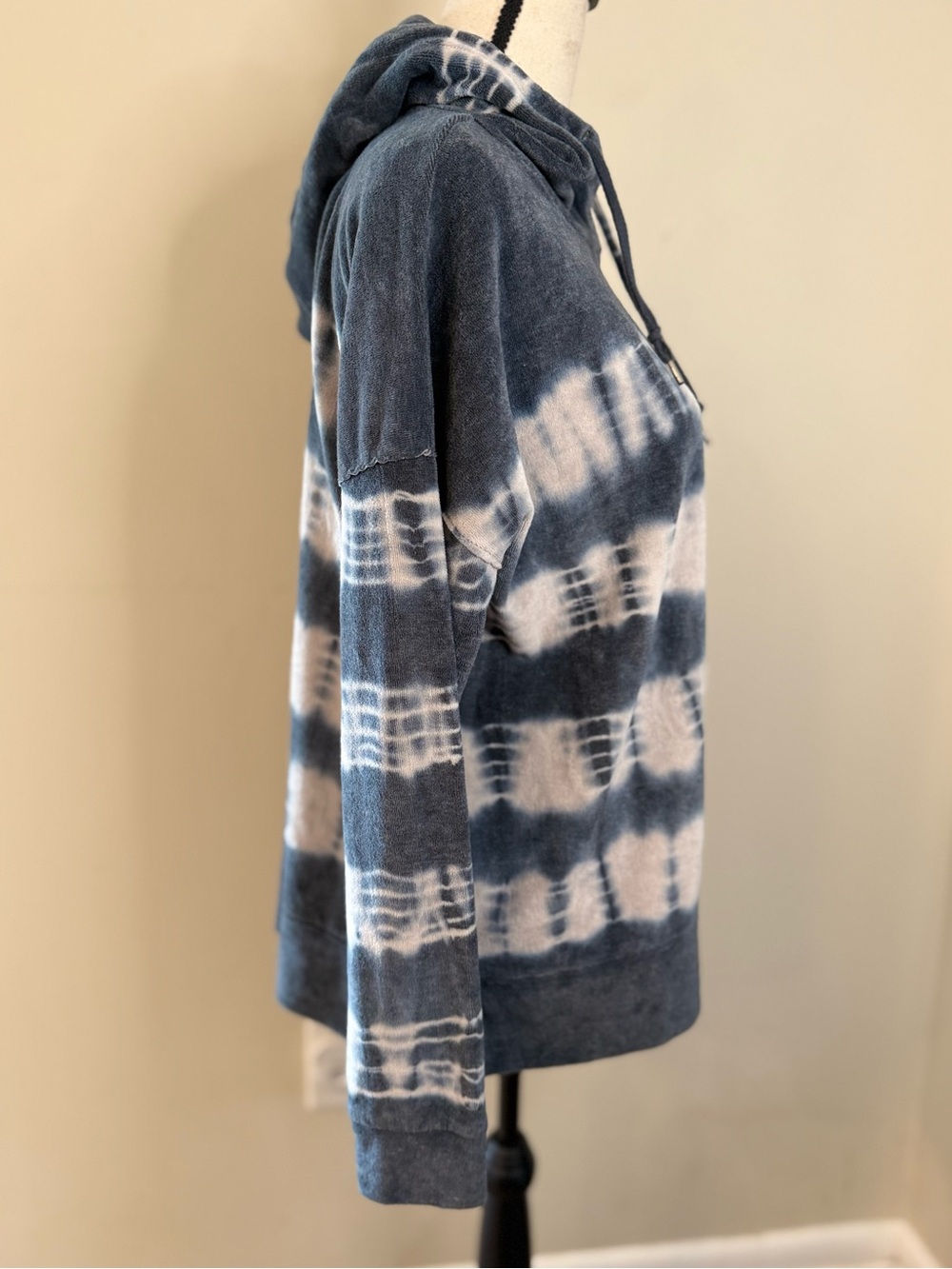 American Eagle Outfitters velour tie dye hoodie sweatshirt LG - Picture 2 of 14